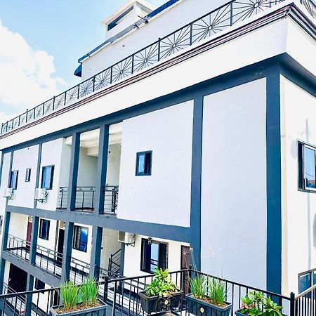 Royal Hillside Apartments And Hotels Yaounde Exterior photo